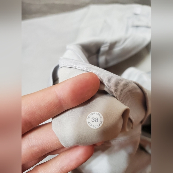 Lululemon Commission Classic-Fit Short 7" *Oxford. Very Light Grey. 7". Size 38. - Picture 11 of 14